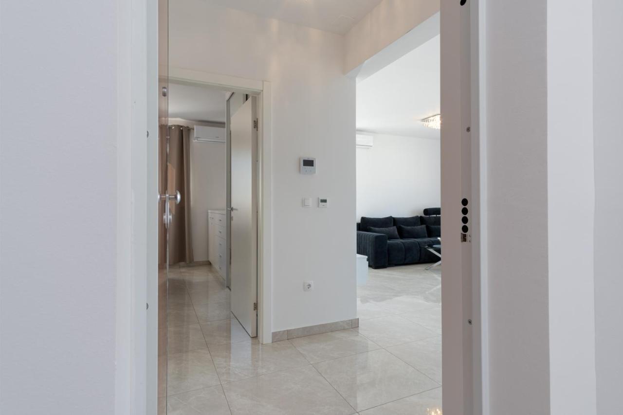 Sea View Apartment With Parking - Dina Makarska Exteriör bild