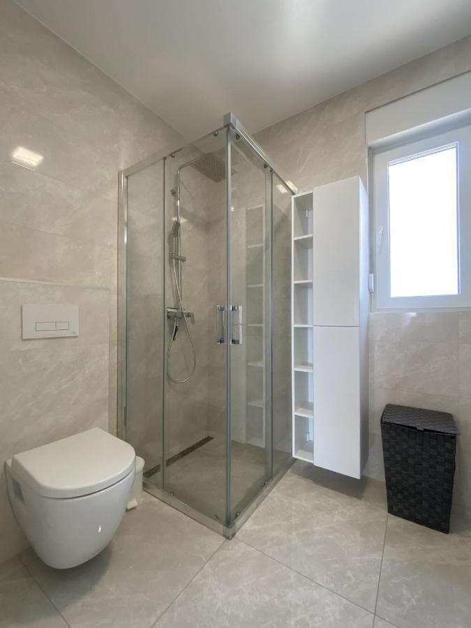 Sea View Apartment With Parking - Dina Makarska Exteriör bild