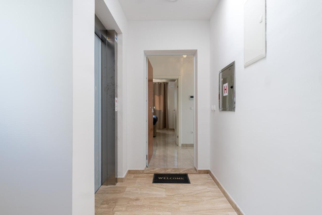 Sea View Apartment With Parking - Dina Makarska Exteriör bild